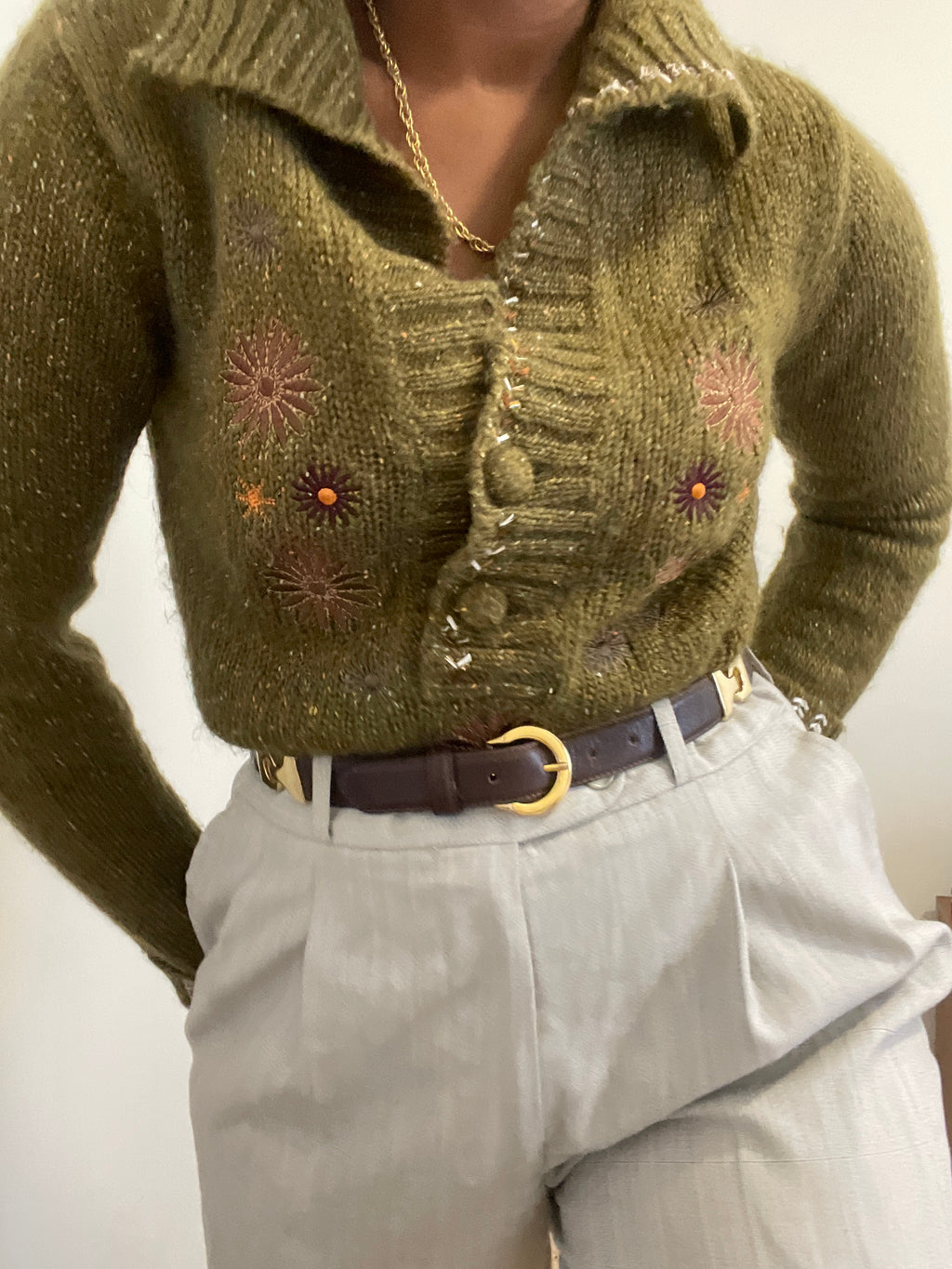 Sweater de malha Extyn Itália verde oliva bordada