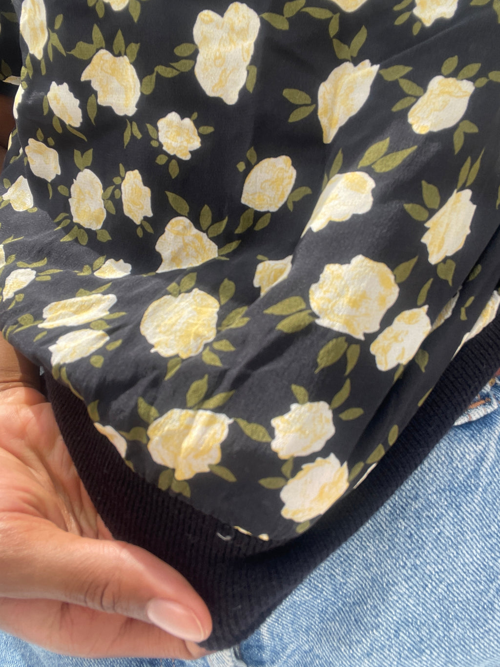 Blusa preta flores