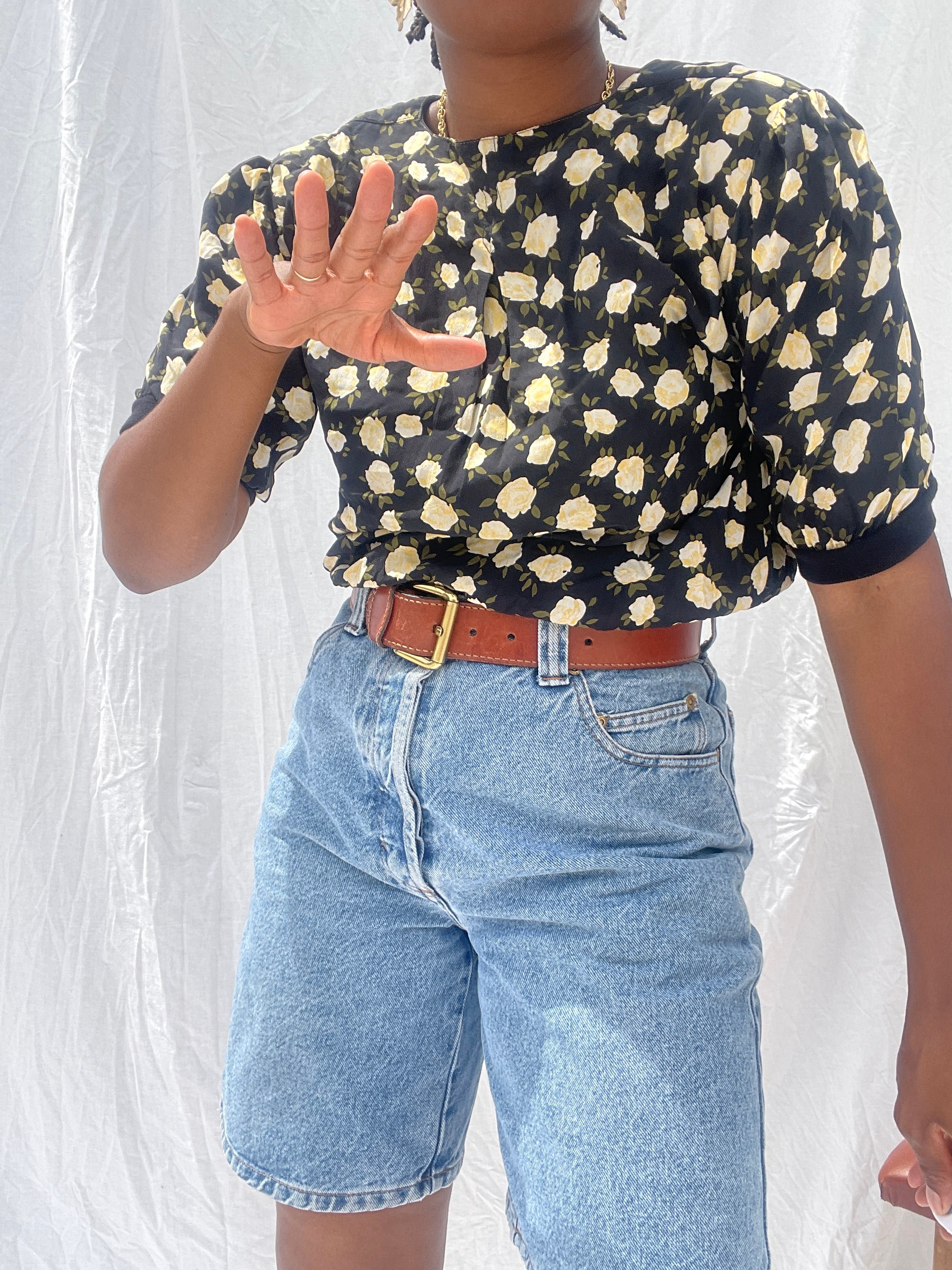 Blusa preta flores