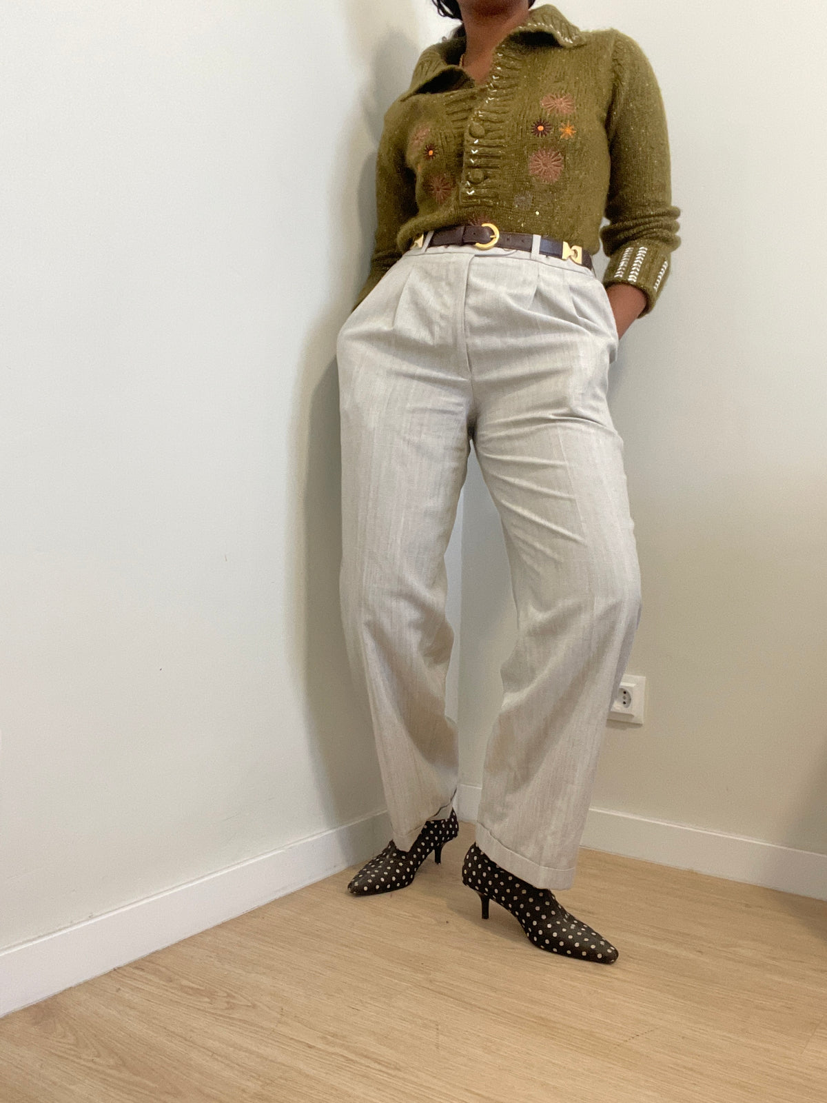 Sweater de malha Extyn Itália verde oliva bordada