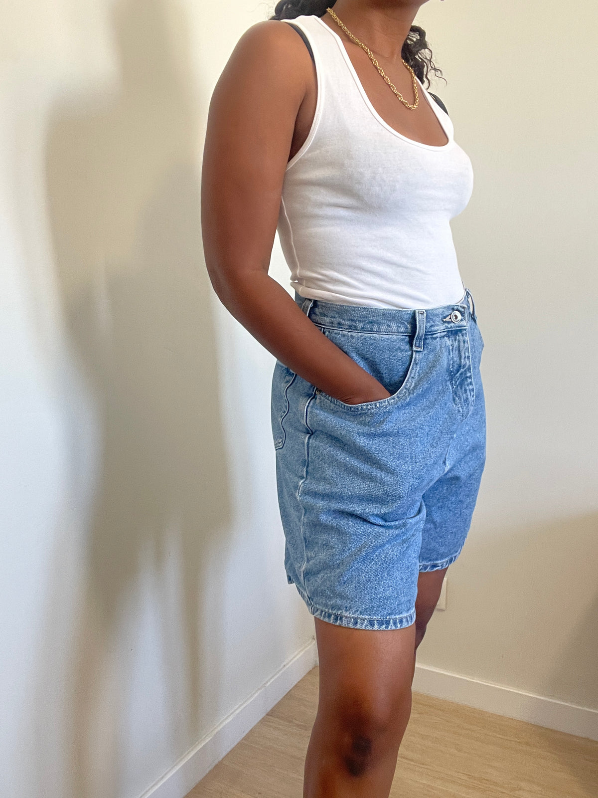 Shorts vintage em denim cintura alta