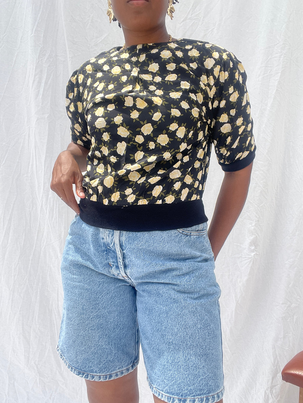 Blusa preta flores