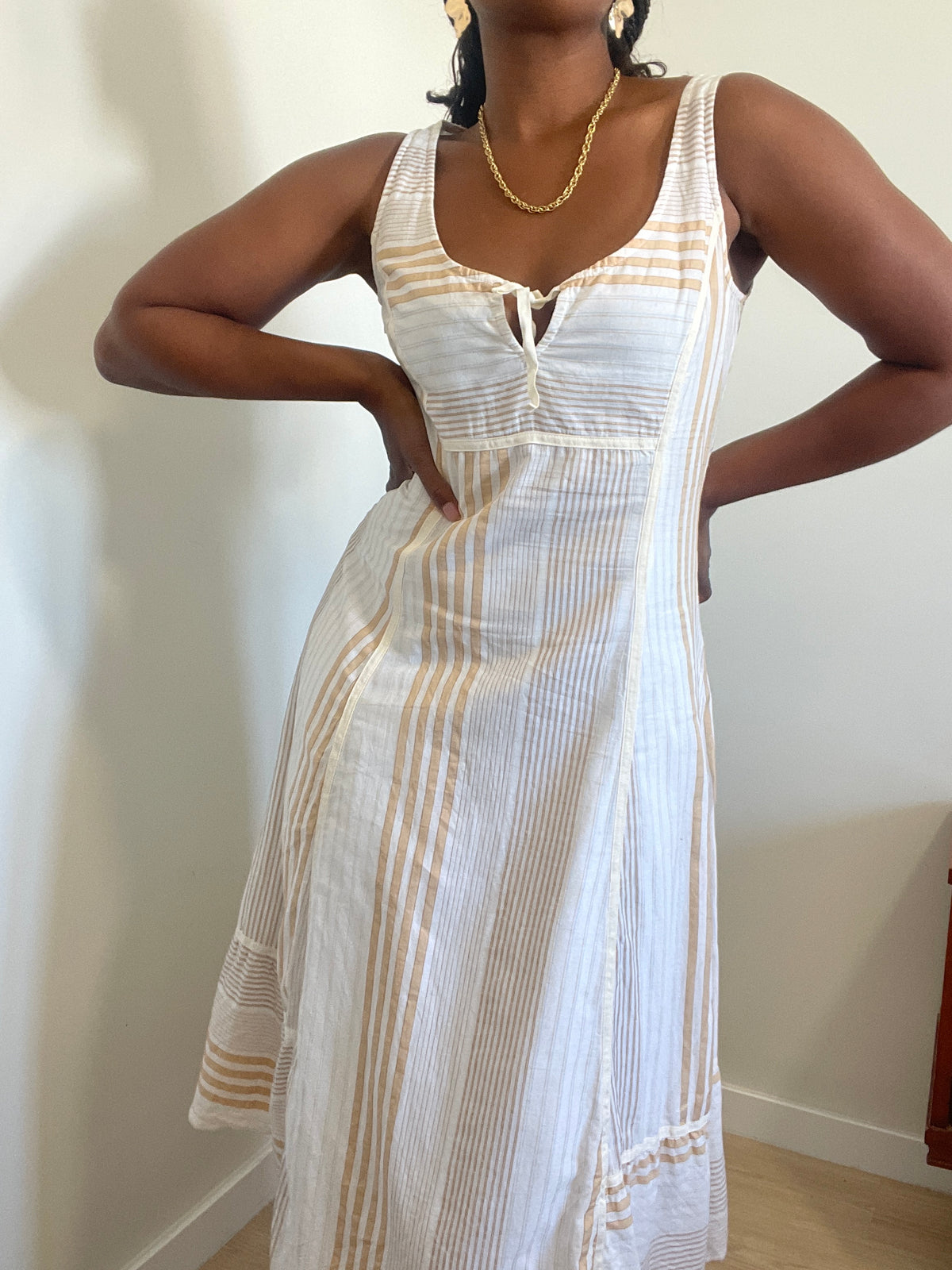 Vestido Y2K midi às riscas em algodão