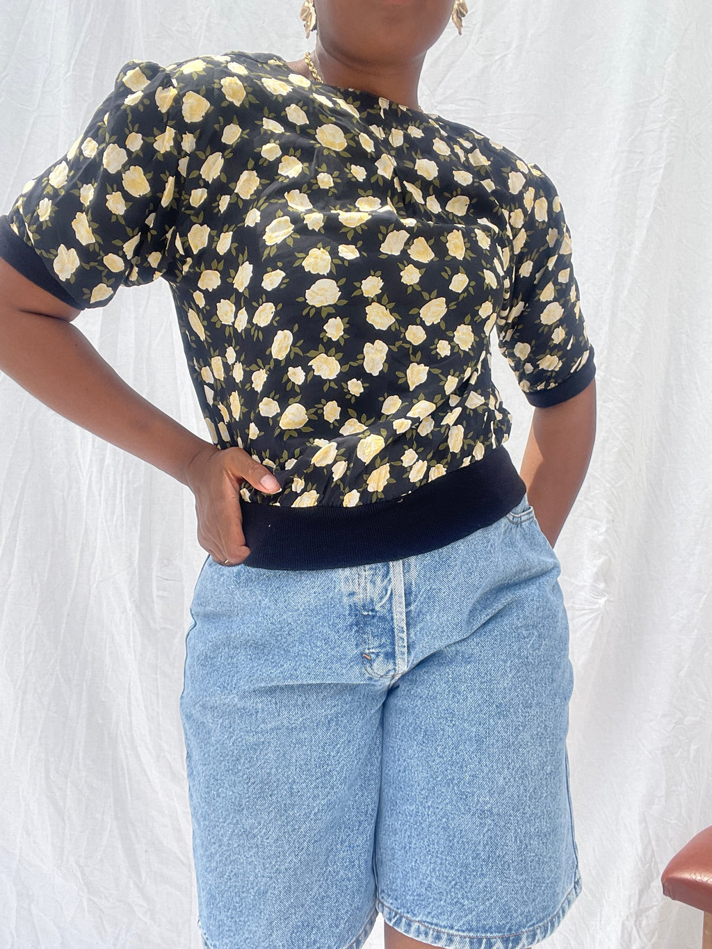 Blusa preta flores