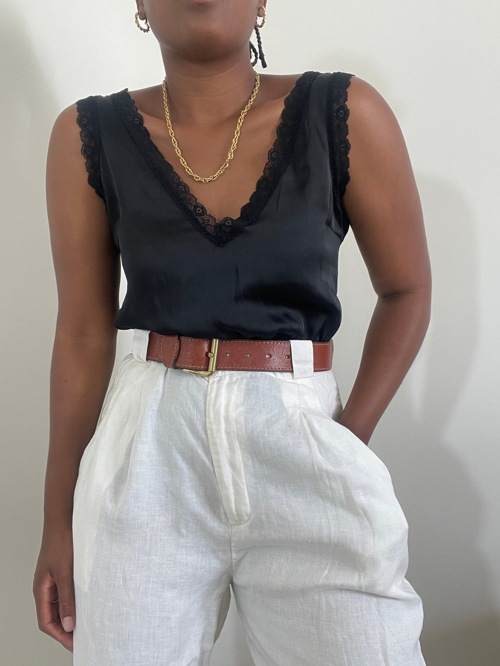 Top preto acetinado