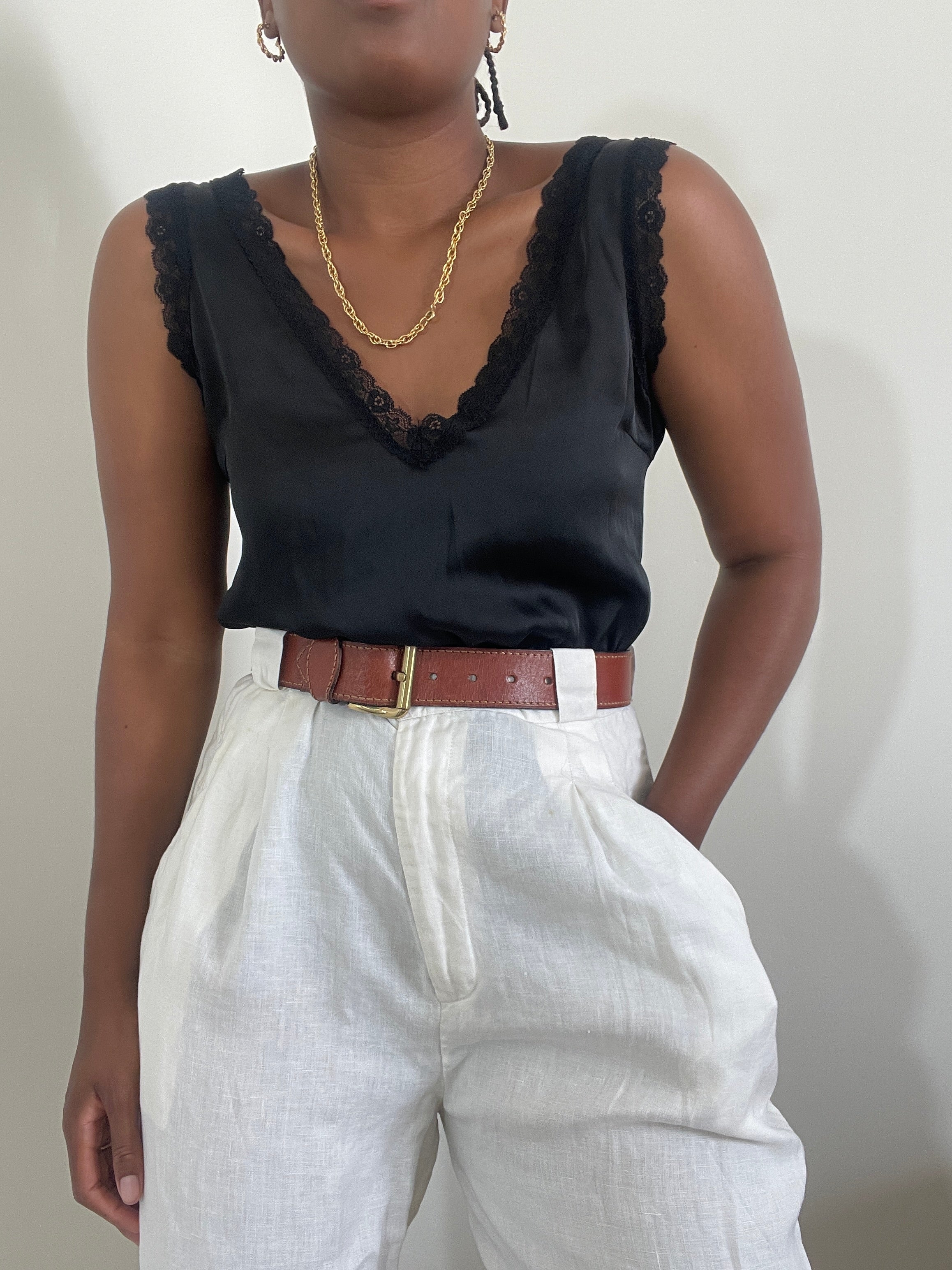 Top preto acetinado