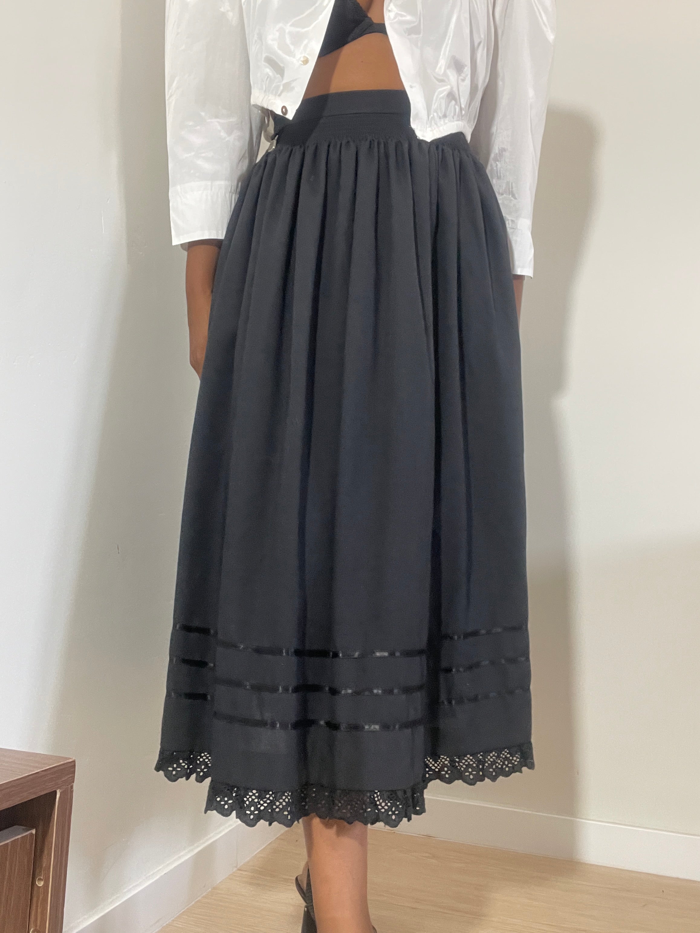 Saia dirndl preta vintage
