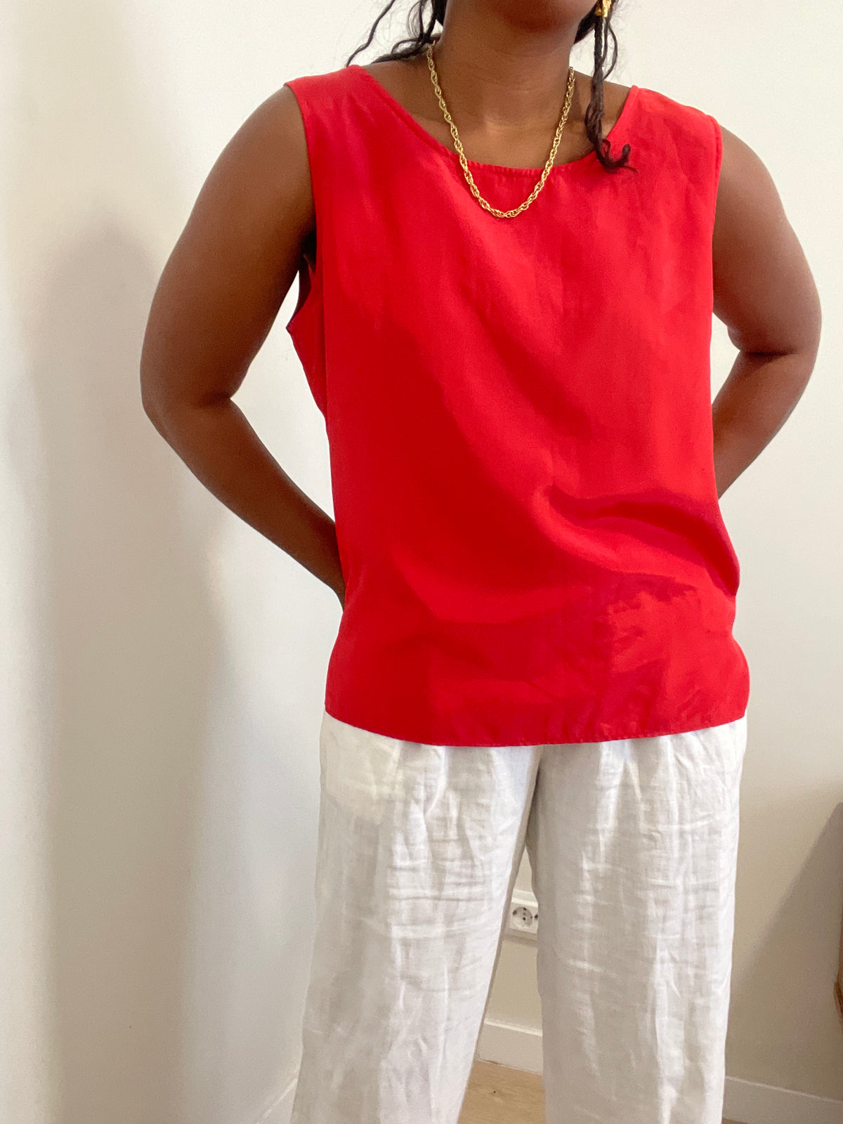 Top de alças vermelho vivo vintage