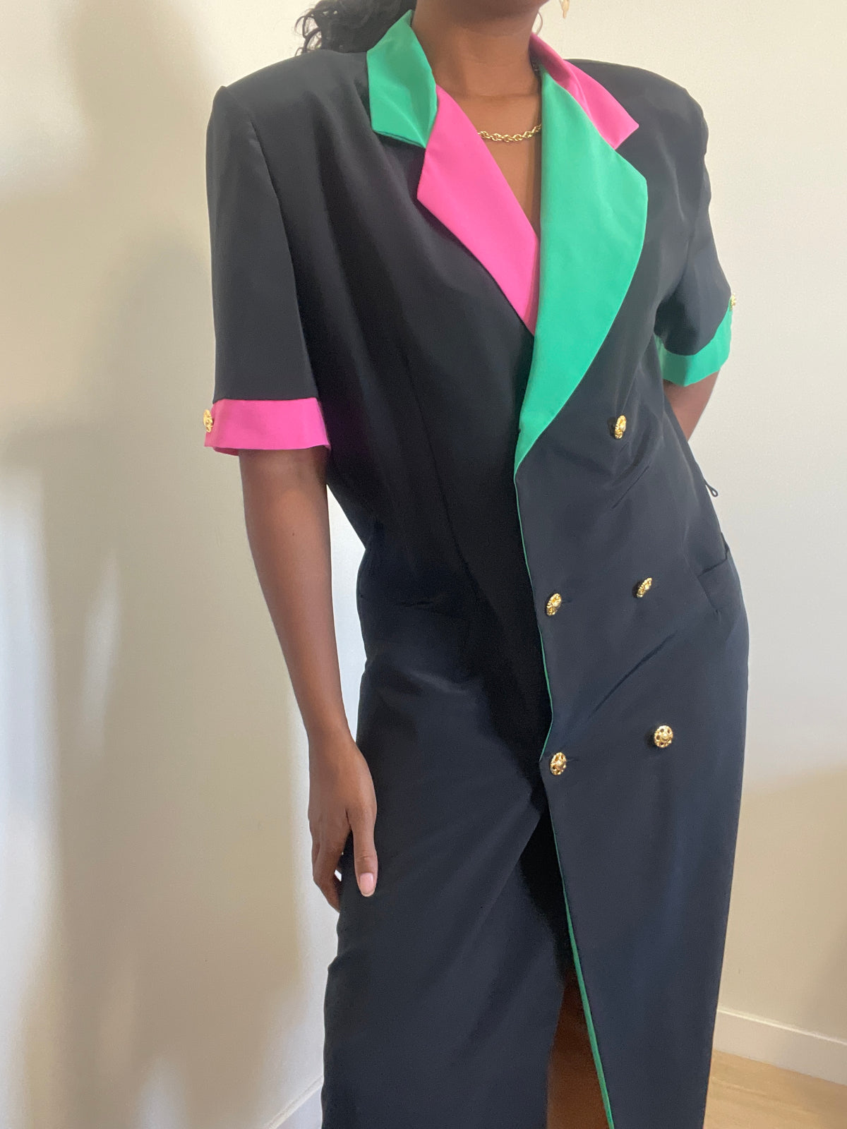 Vestido vintage com gola bicolor verde e rosa