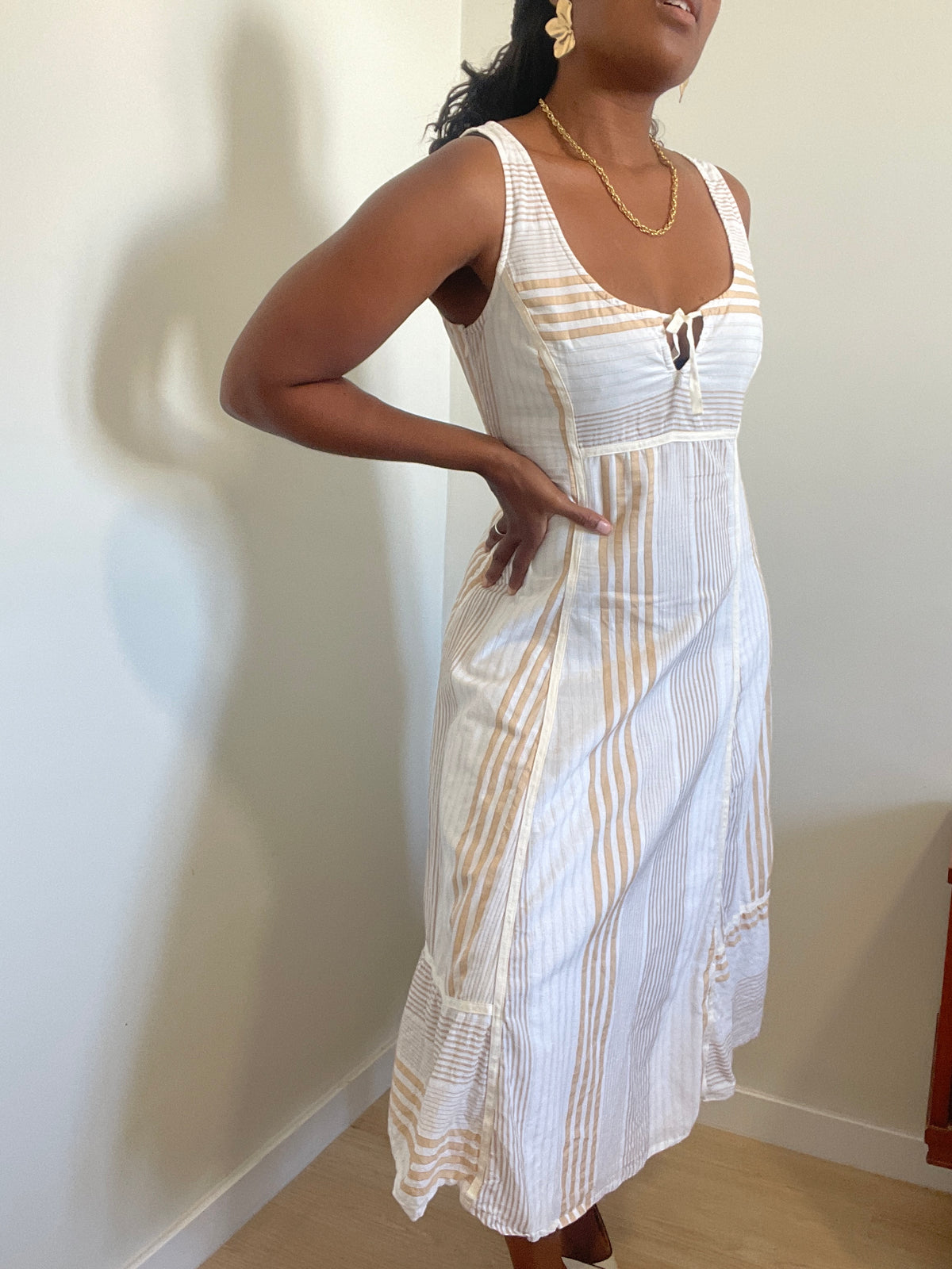 Vestido Y2K midi às riscas em algodão