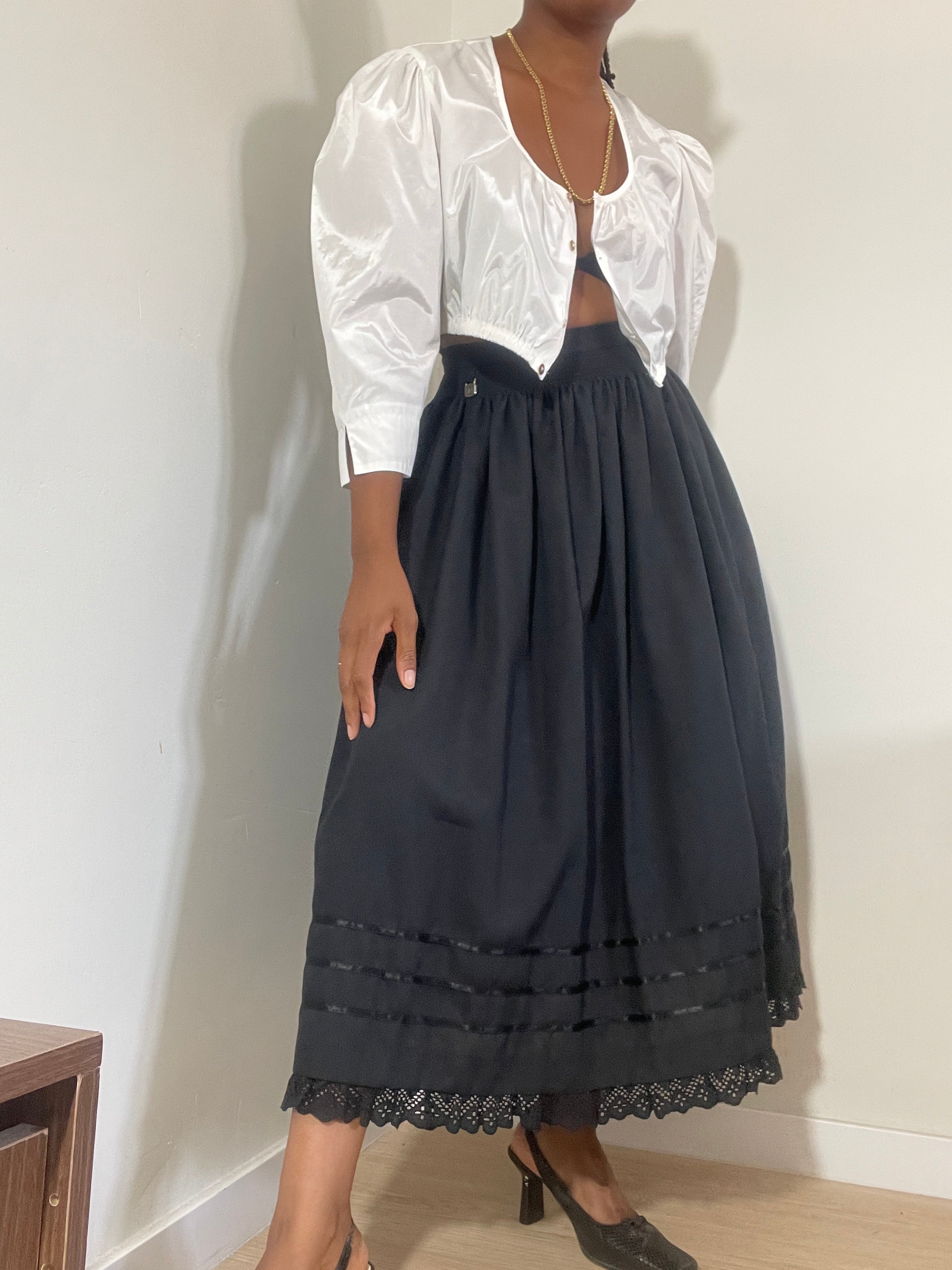 Saia dirndl preta vintage