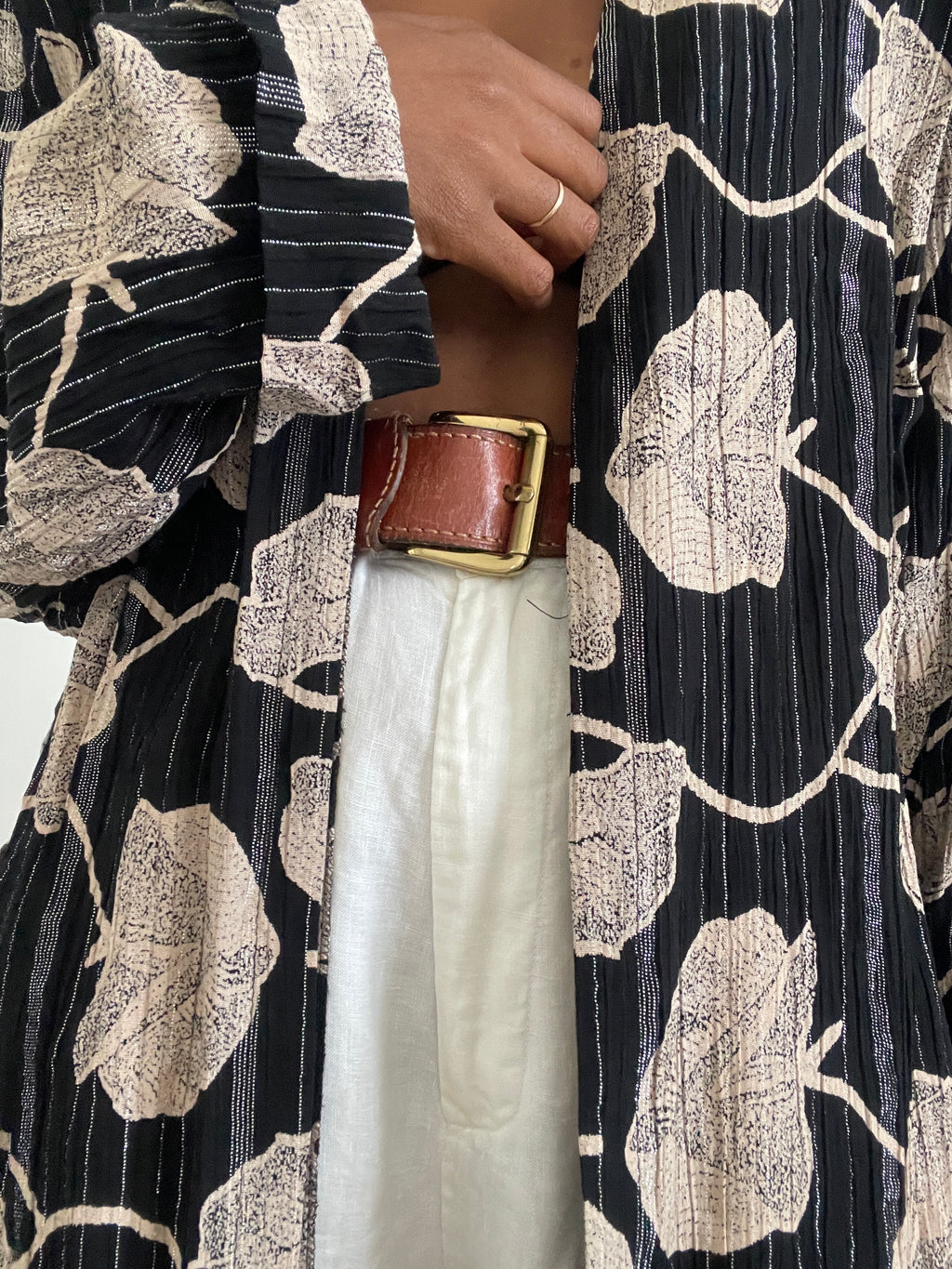 Quimono Vintage Longo Transparente com Estampa Floral e Listras