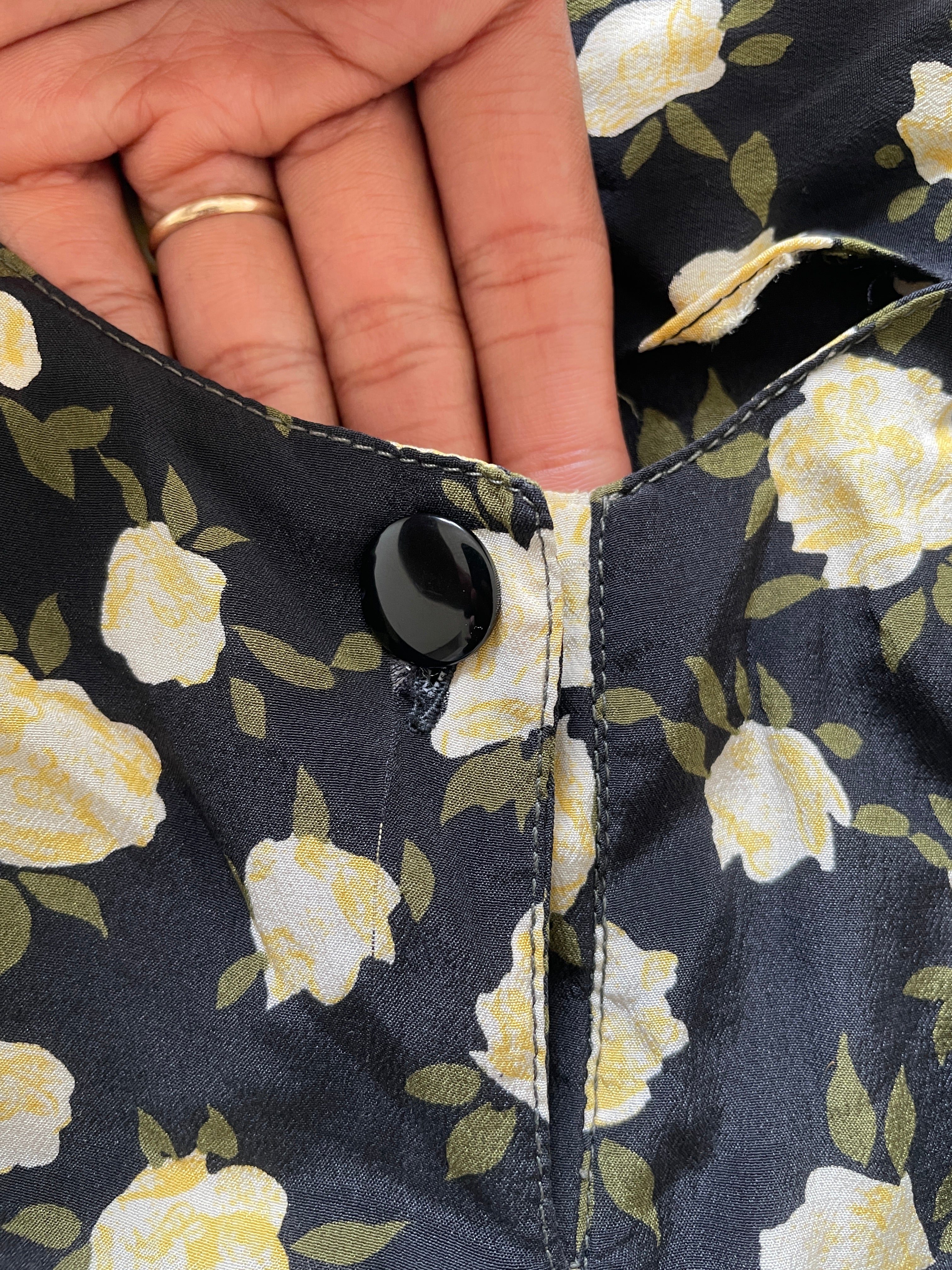 Blusa preta flores